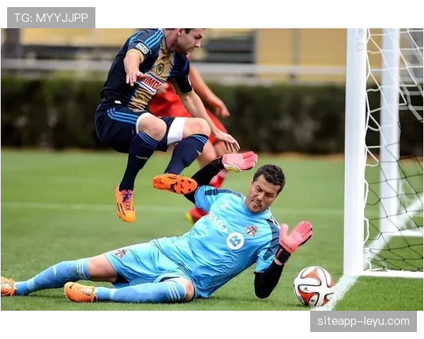 弗兰克强调英超新赛季战术灵活性与团队合作成关键焦点