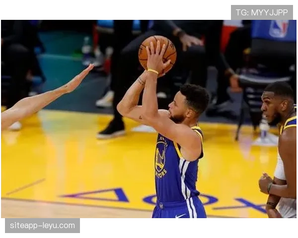 比尔单打得分效率提升显著 拉开队内投射差距