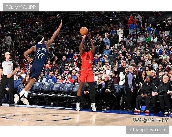 霍勒迪挡拆制造错位提升组织效率 拉开球队进攻空间